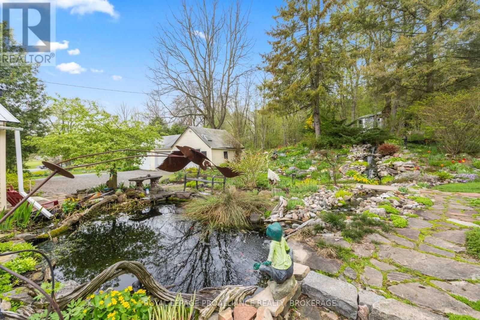 2078 SUNBURY ROAD Image 10
