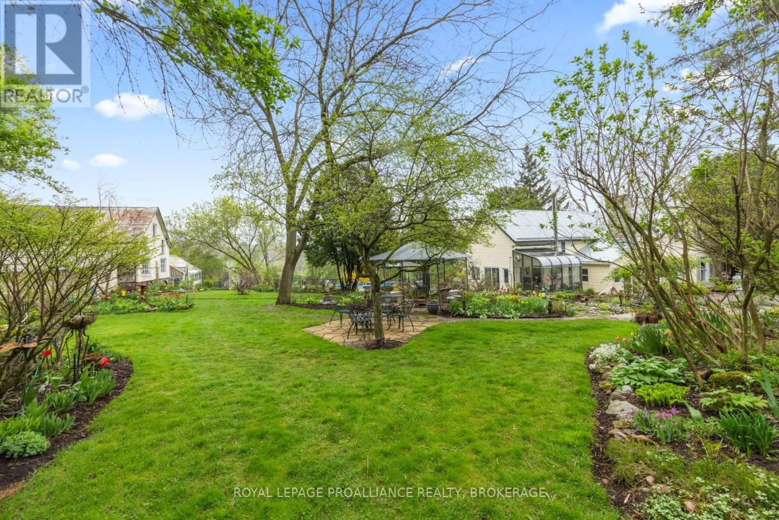 2078 SUNBURY ROAD Image 11