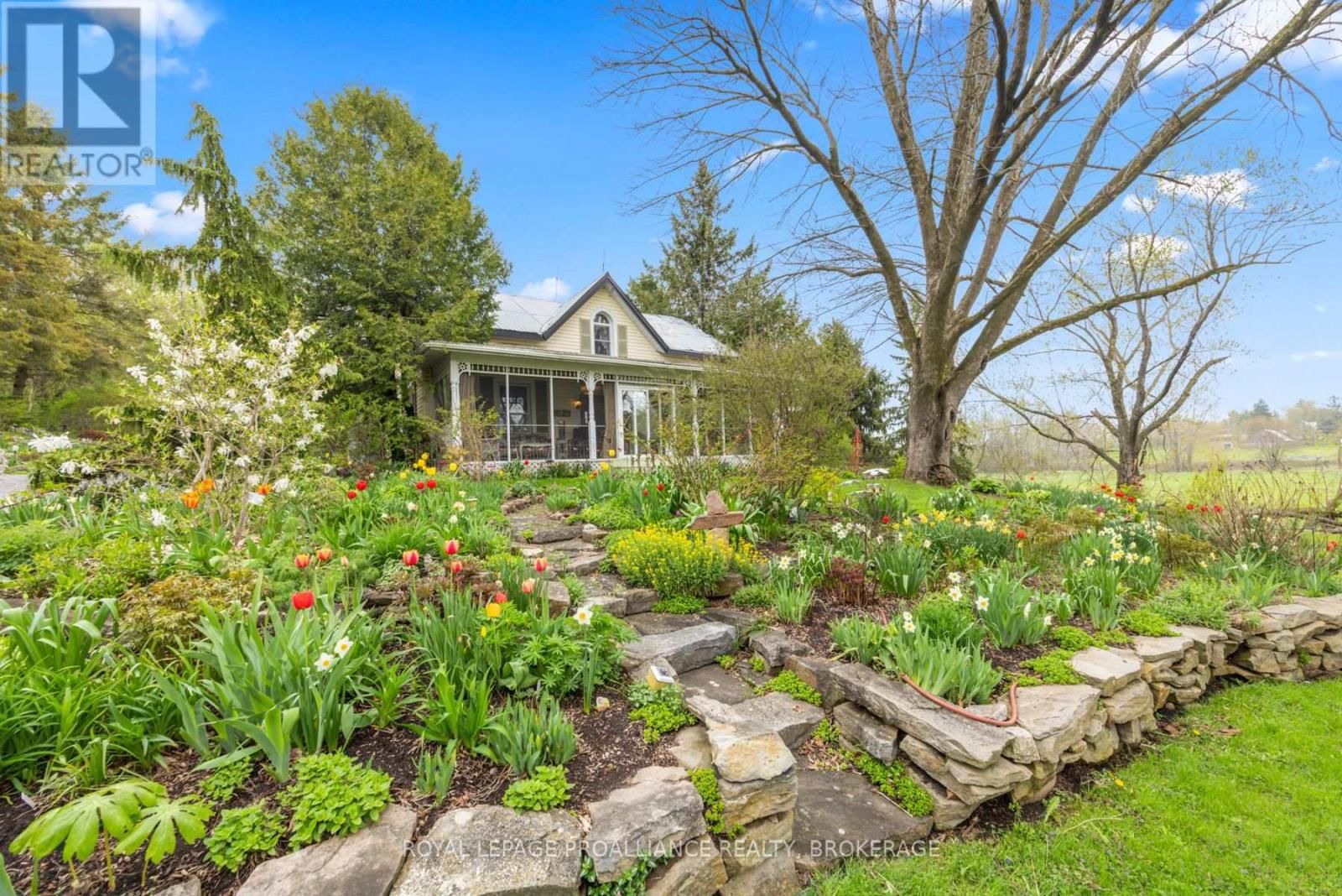 2078 SUNBURY ROAD Image 2