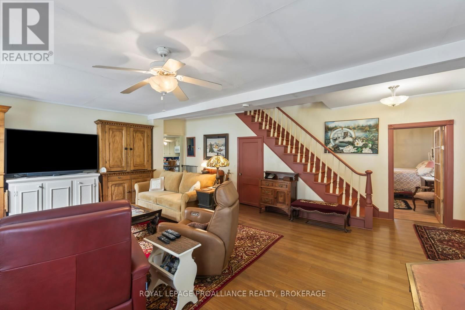 2078 SUNBURY ROAD Image 29