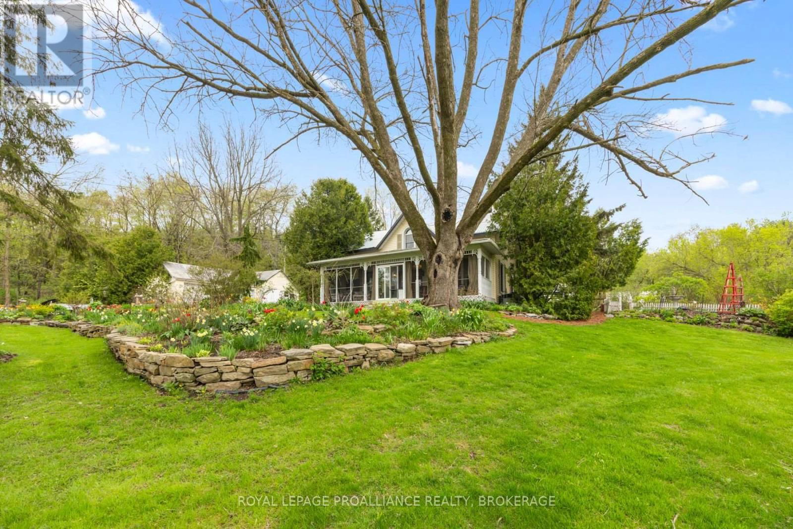 2078 SUNBURY ROAD Image 3