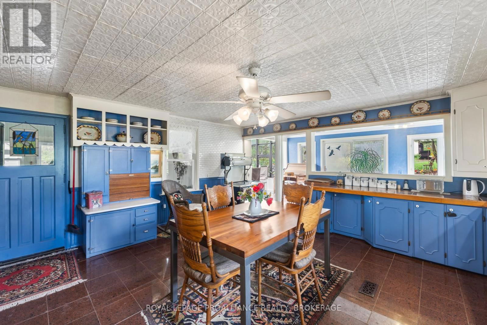 2078 SUNBURY ROAD Image 33
