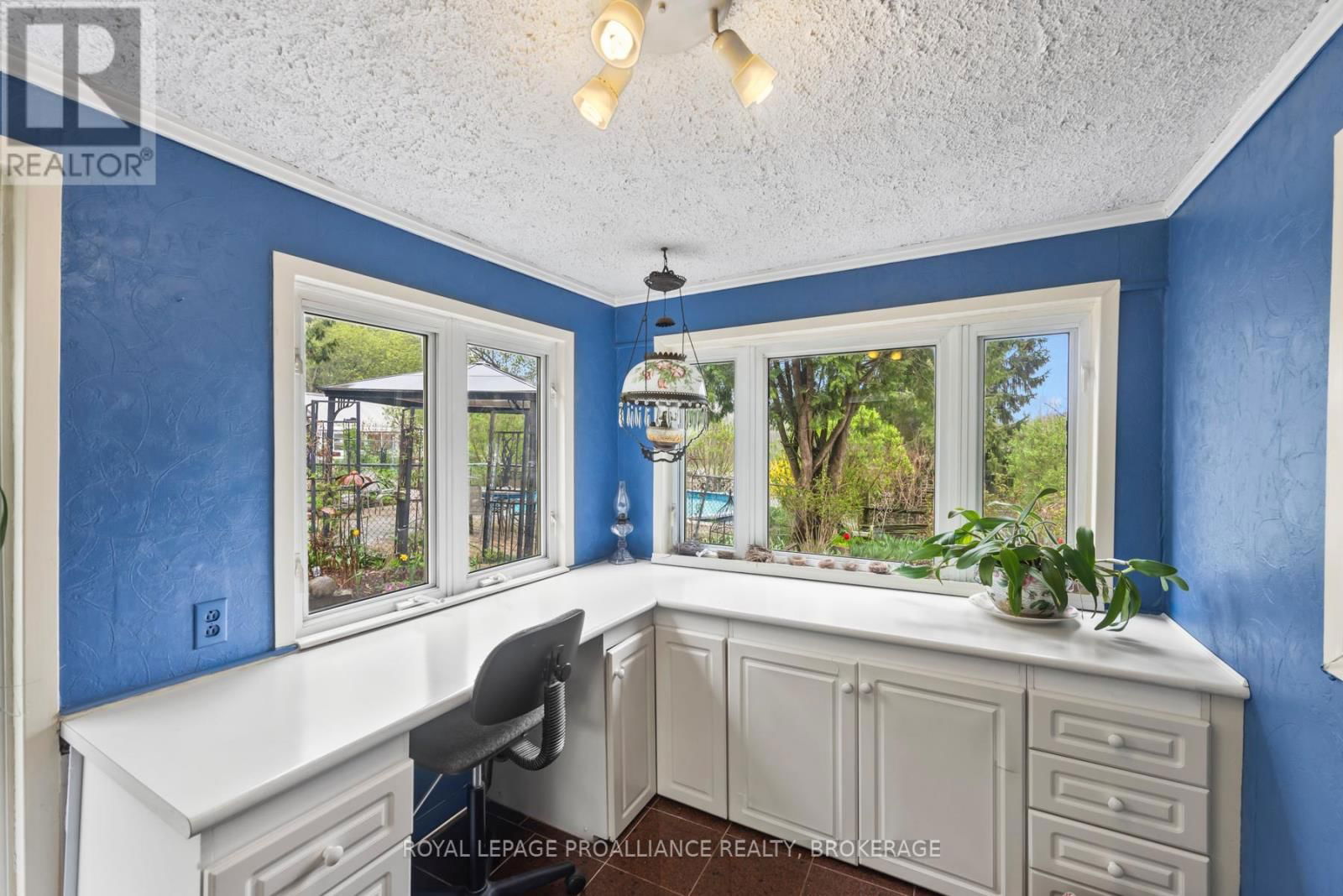 2078 SUNBURY ROAD Image 34