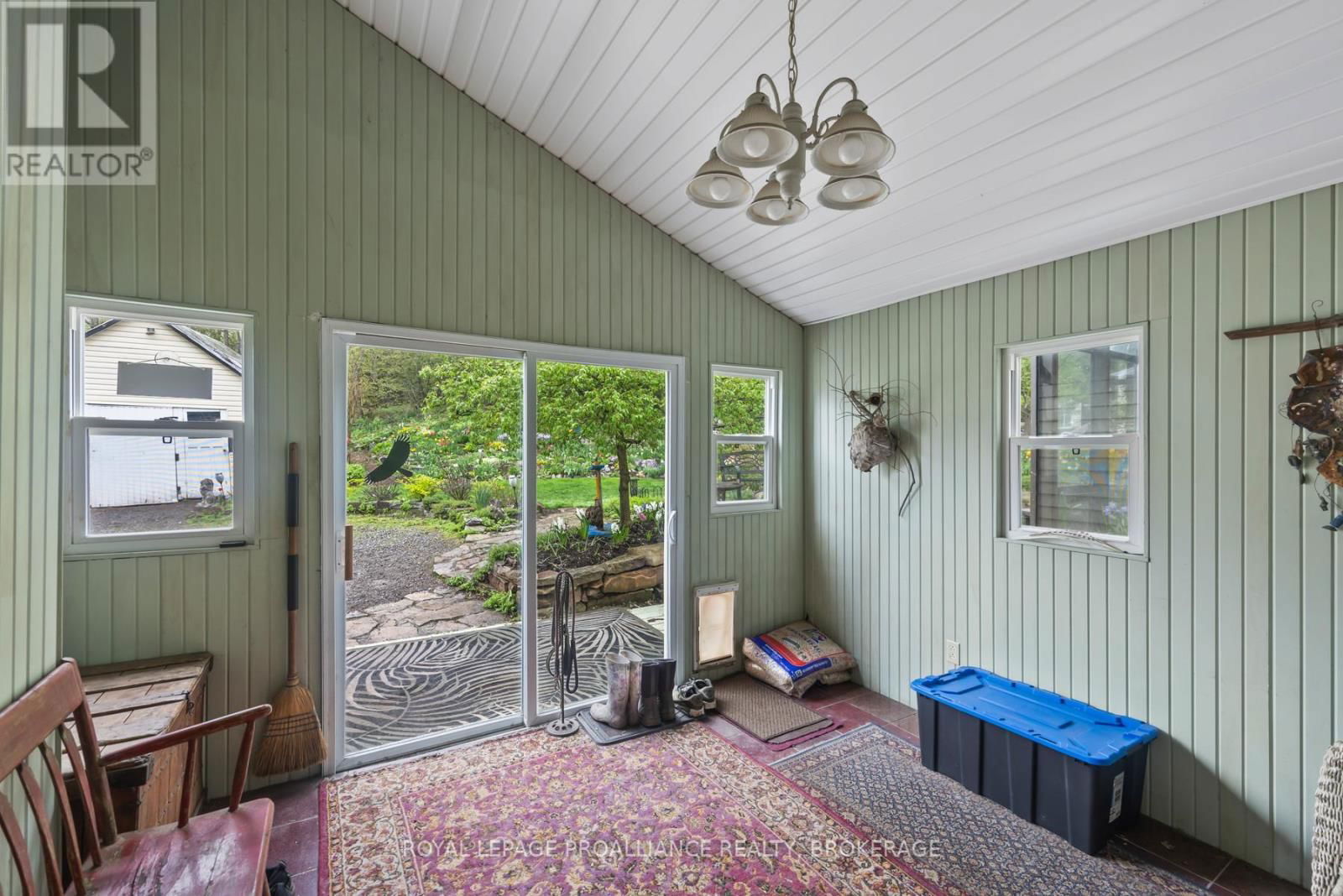 2078 SUNBURY ROAD Image 36