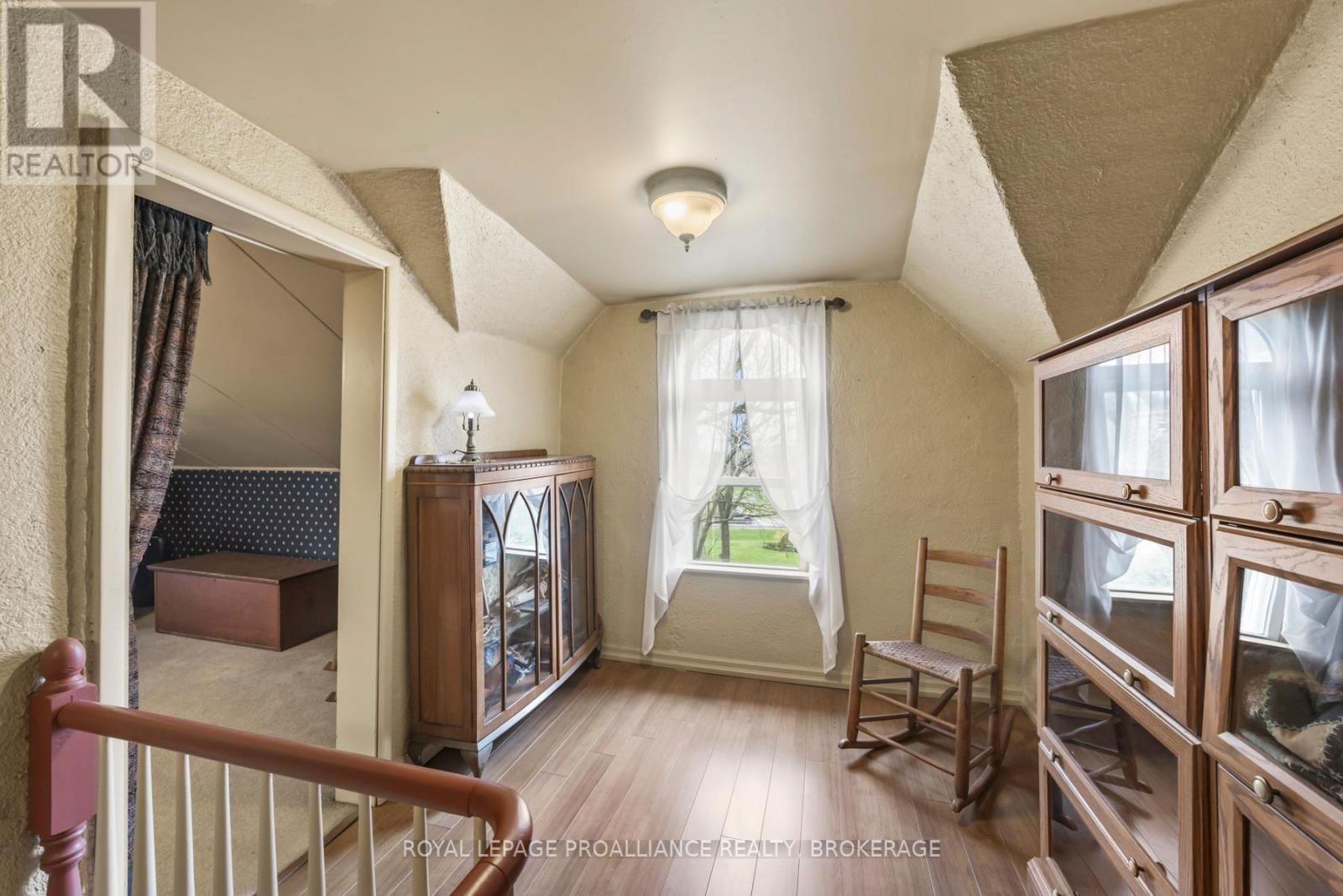 2078 SUNBURY ROAD Image 37