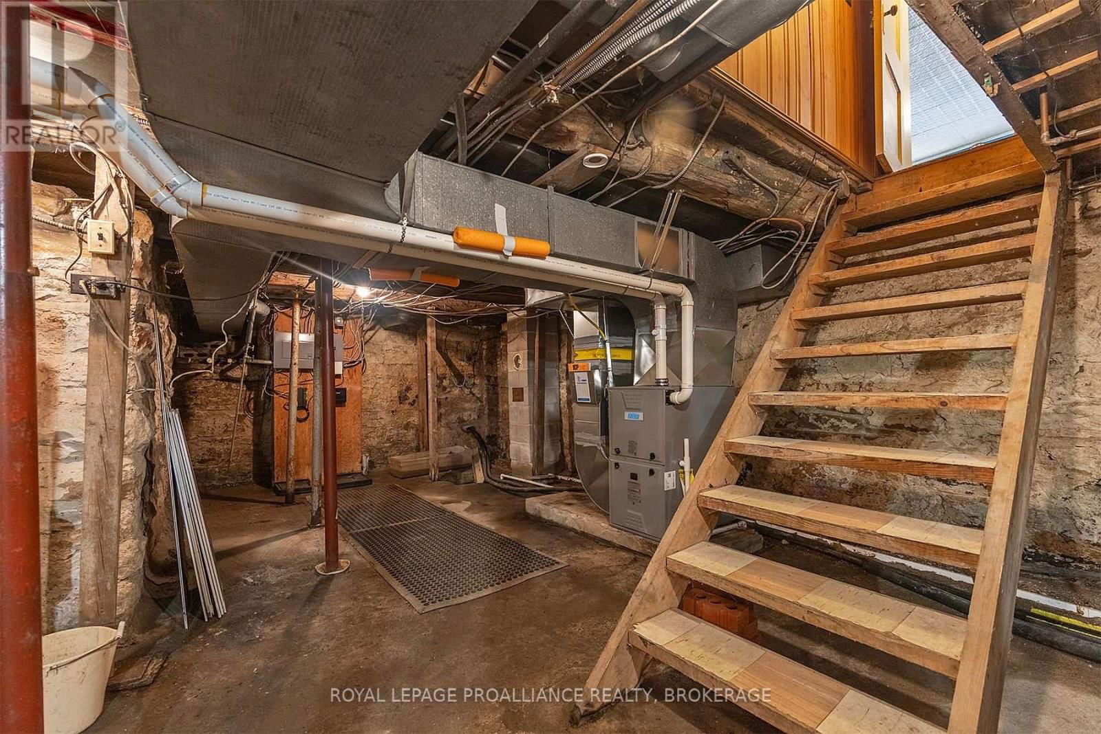 2078 SUNBURY ROAD Image 43
