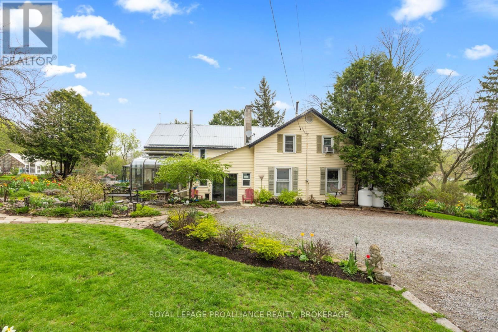2078 SUNBURY ROAD Image 7