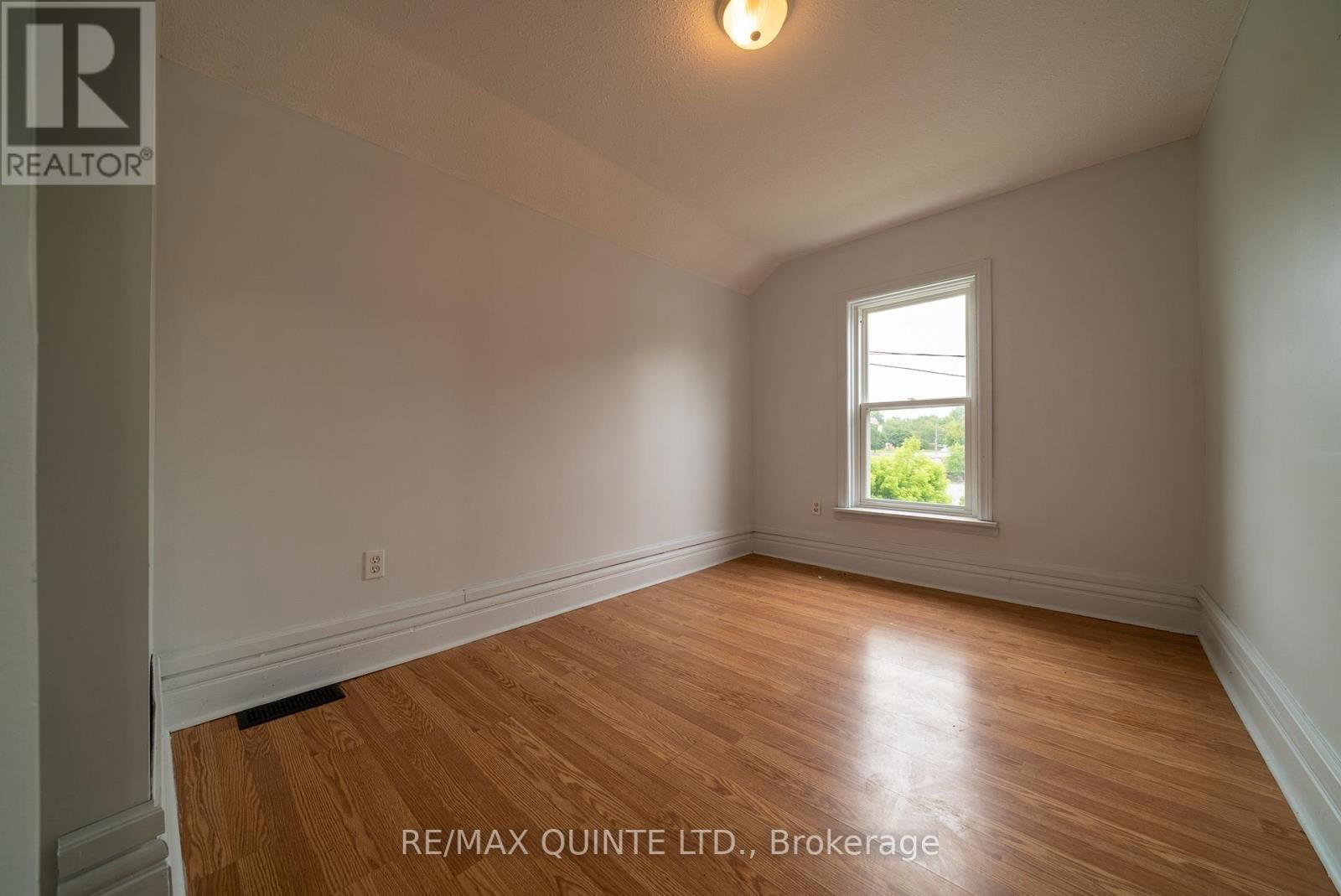 82 MOIRA STREET EAST Image 12