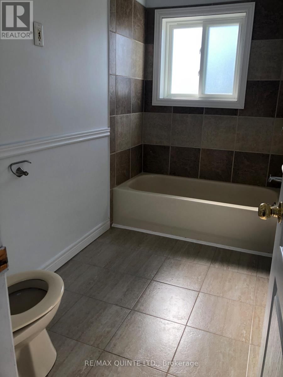 82 MOIRA STREET EAST Image 25