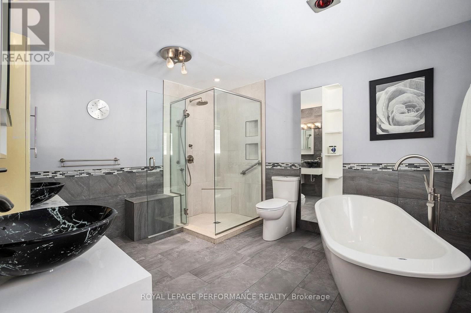 56 IPSWICH TERRACE Image 17