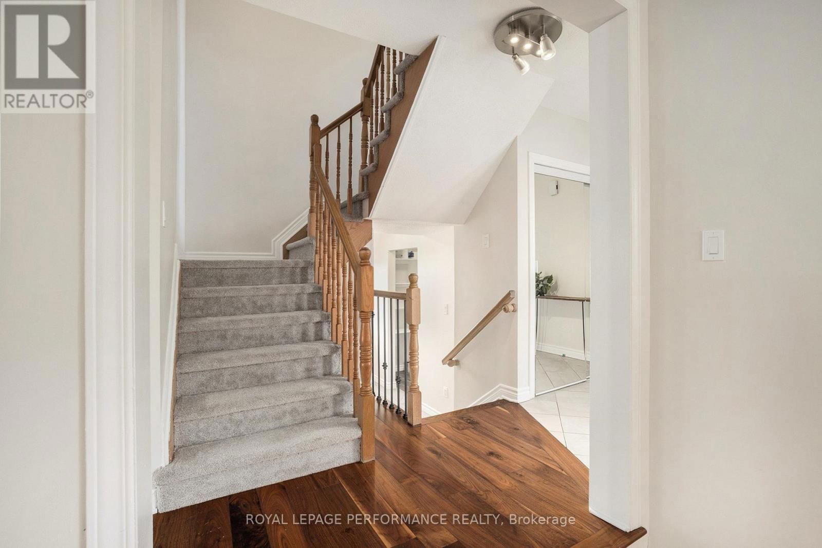 56 IPSWICH TERRACE Image 29
