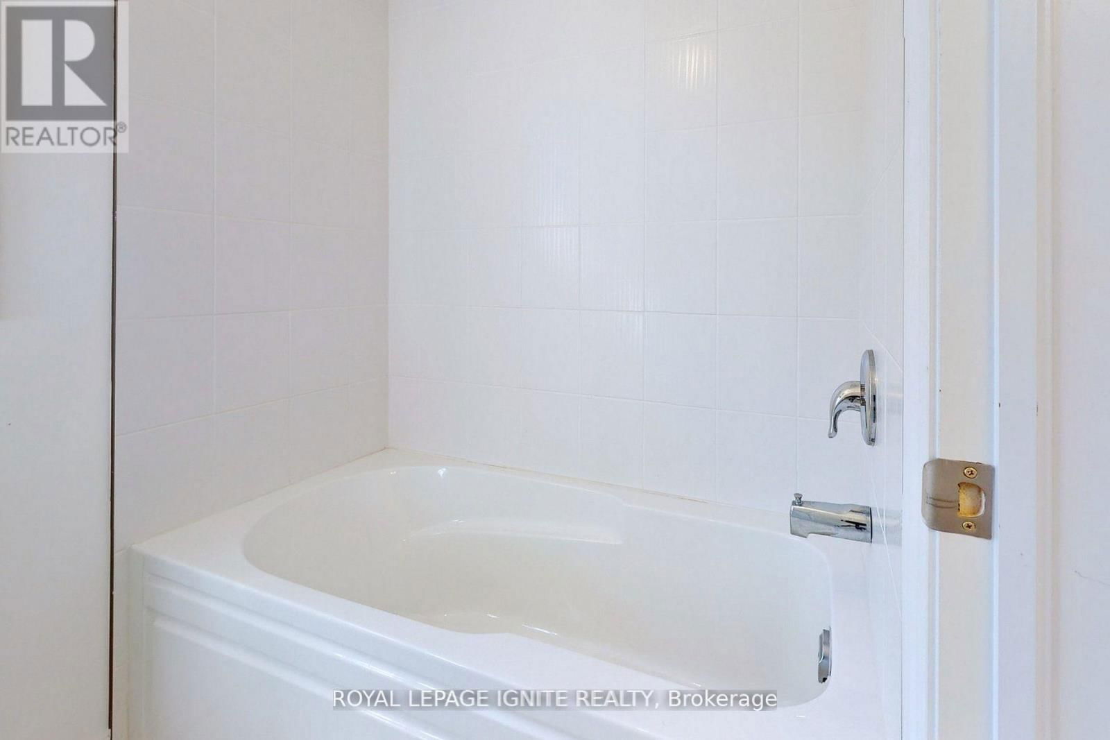 20 MONARCH ROAD Image 37