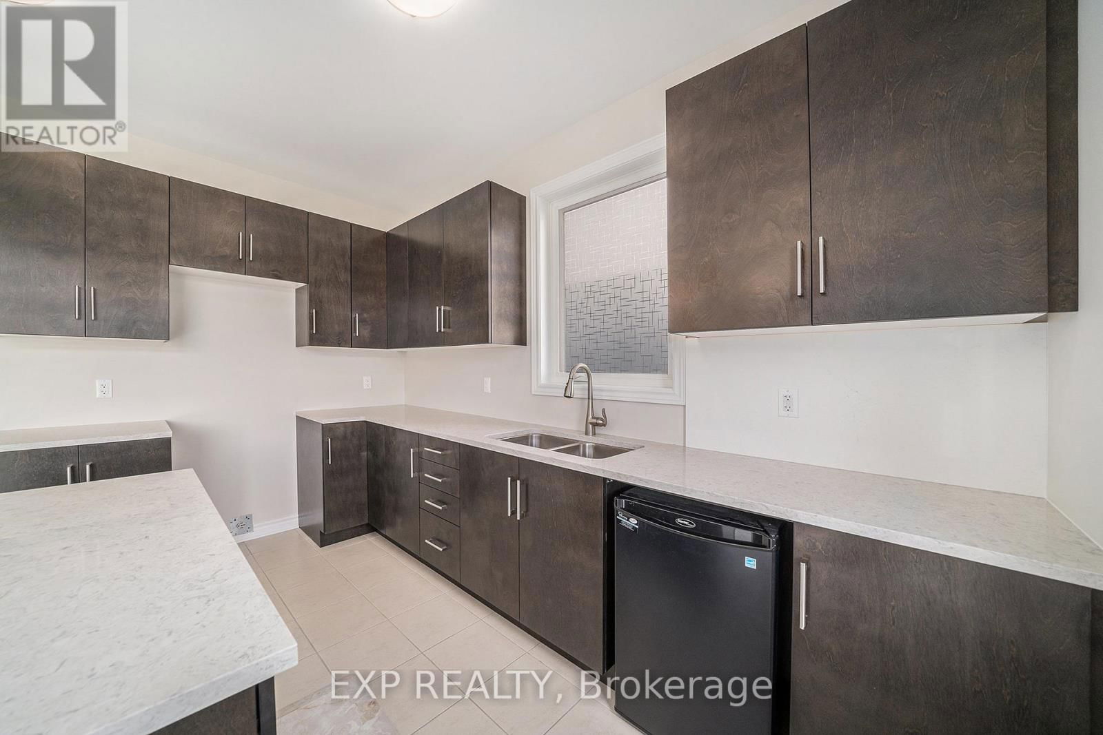 125 SEABERT DRIVE Image 10