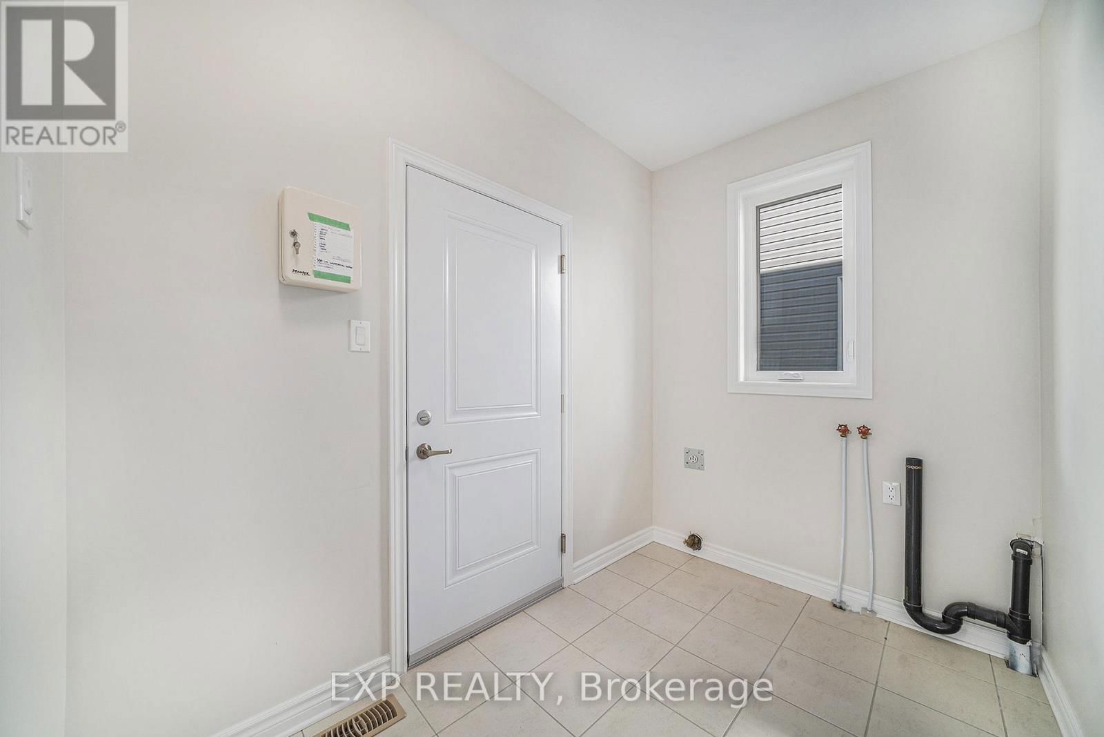 125 SEABERT DRIVE Image 12