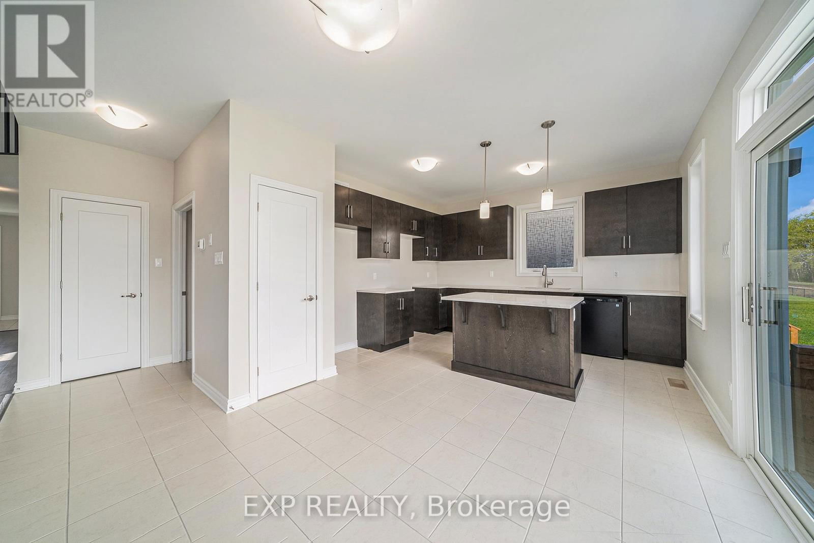 125 SEABERT DRIVE Image 8