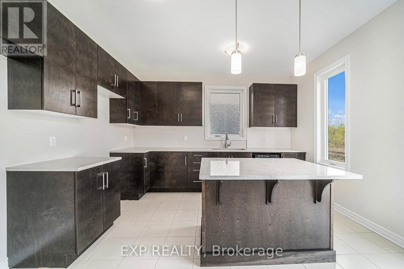 125 SEABERT DRIVE Image 9