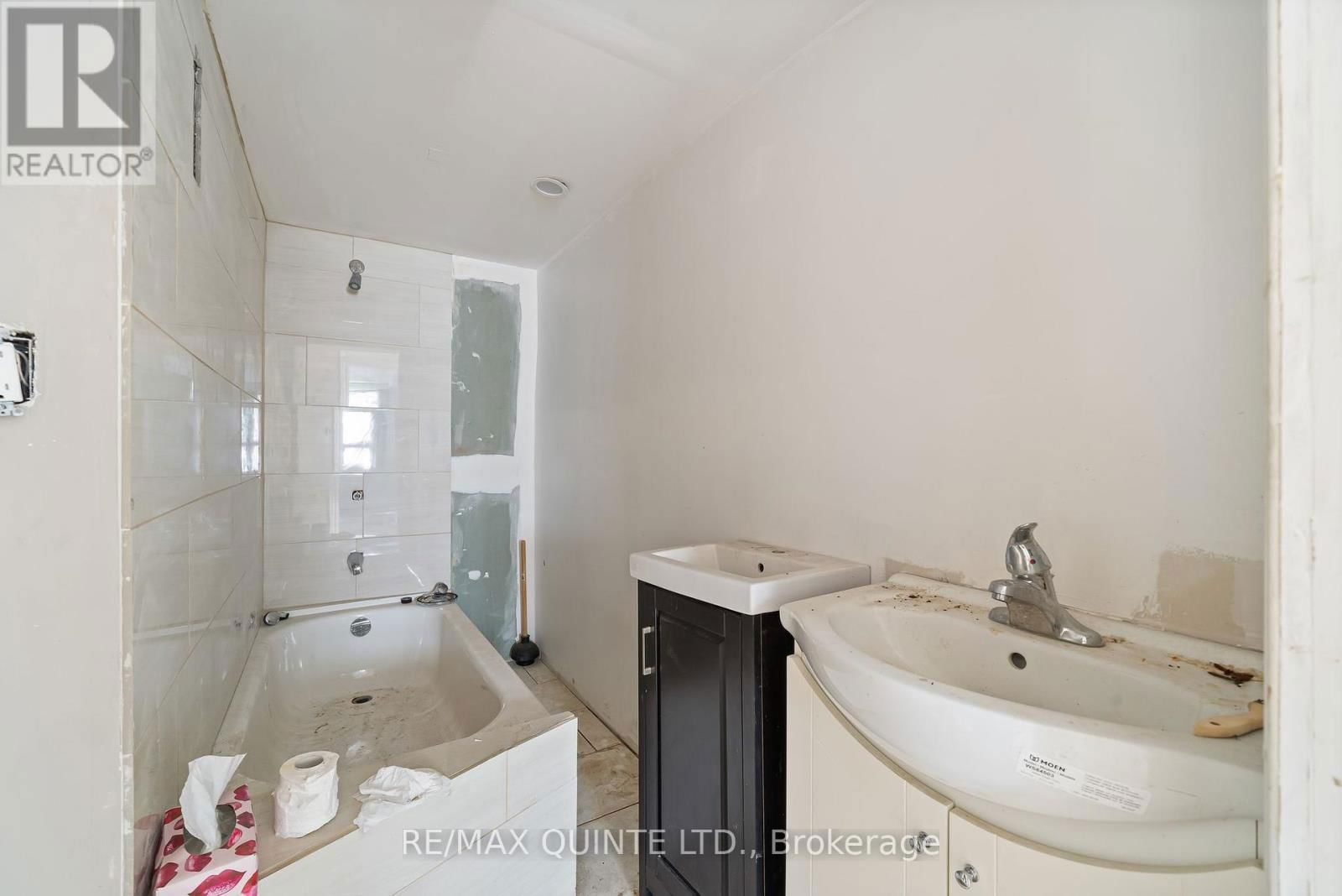 90 GORDON STREET Image 9