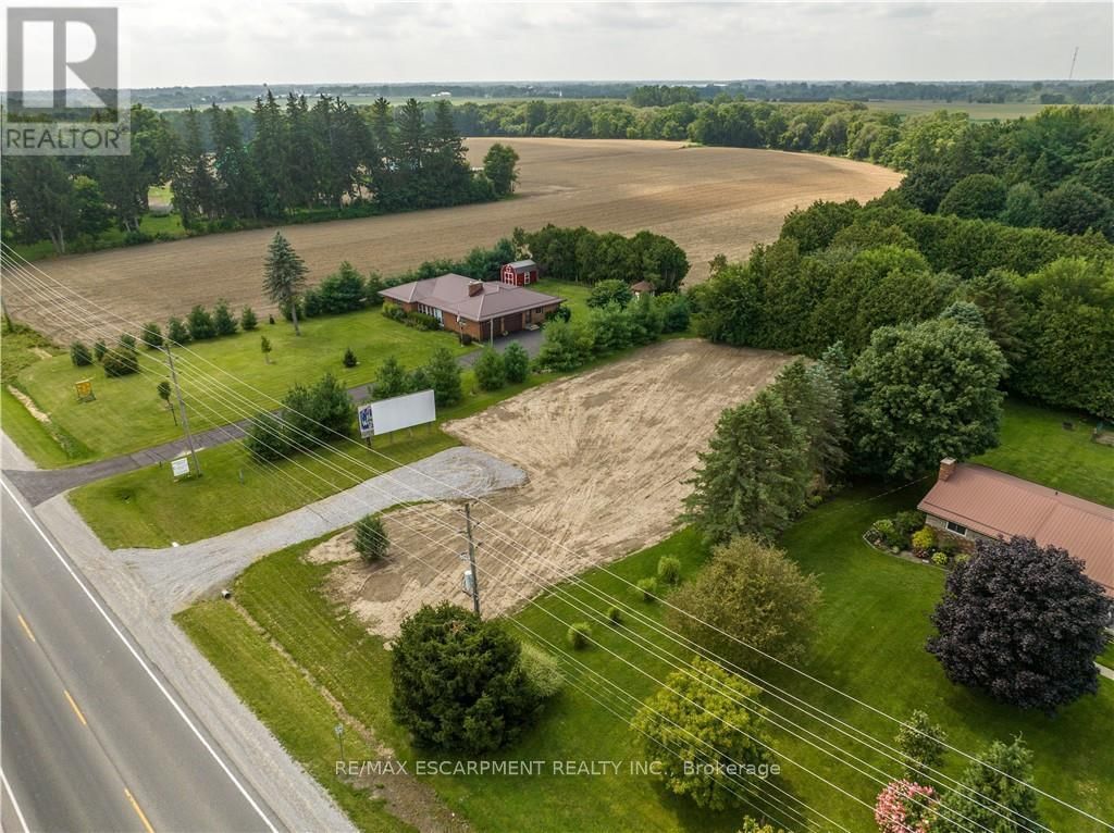1042 NORFOLK STREET NORTH Image 4