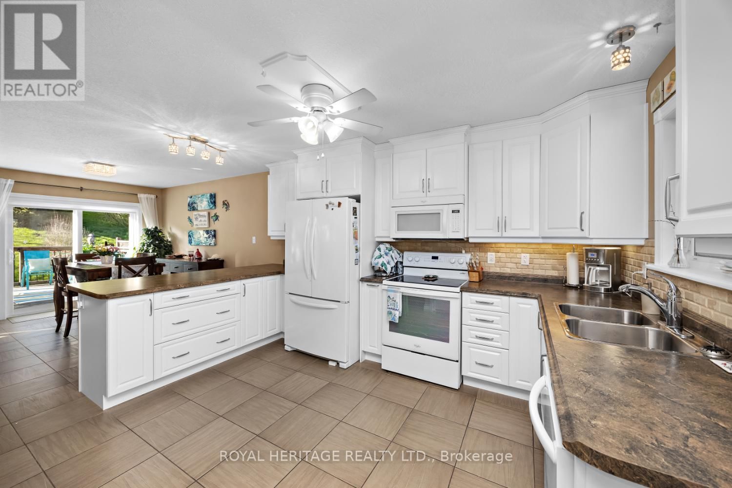 162 - 301 CARNEGIE AVENUE Image 4