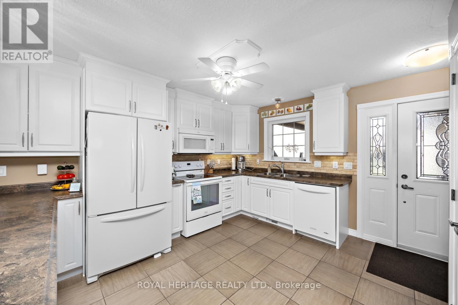 162 - 301 CARNEGIE AVENUE Image 6