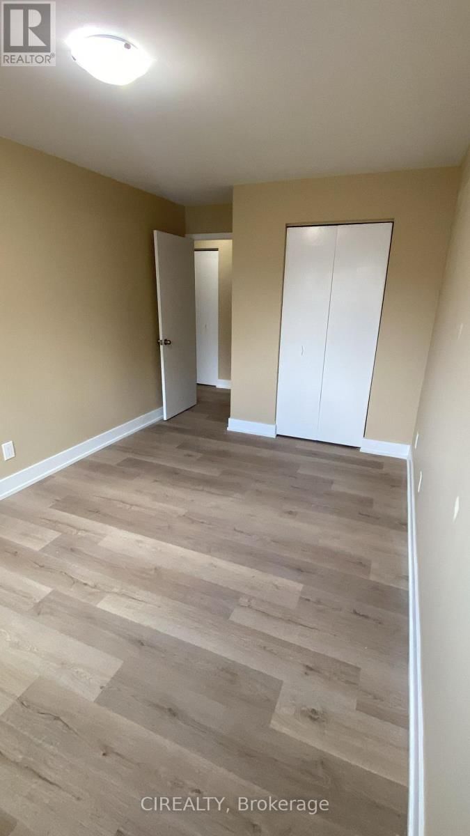 242 AVALON PLACE Image 12