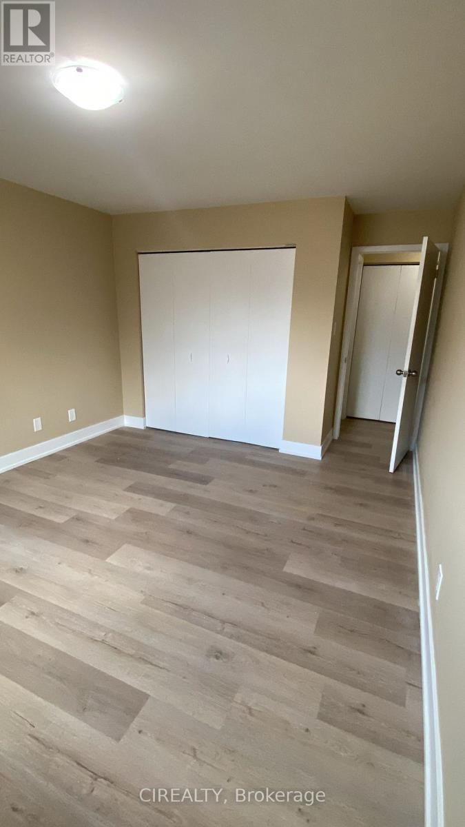242 AVALON PLACE Image 13