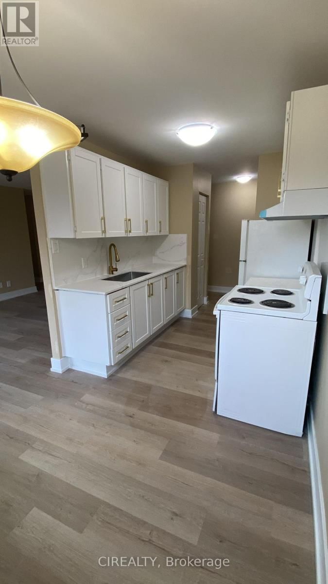 242 AVALON PLACE Image 4