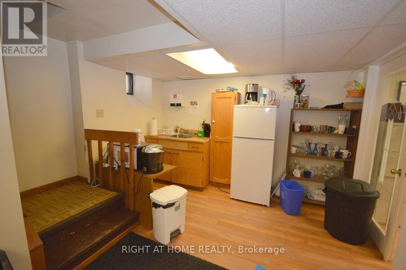 249 MCLEOD STREET Image 10