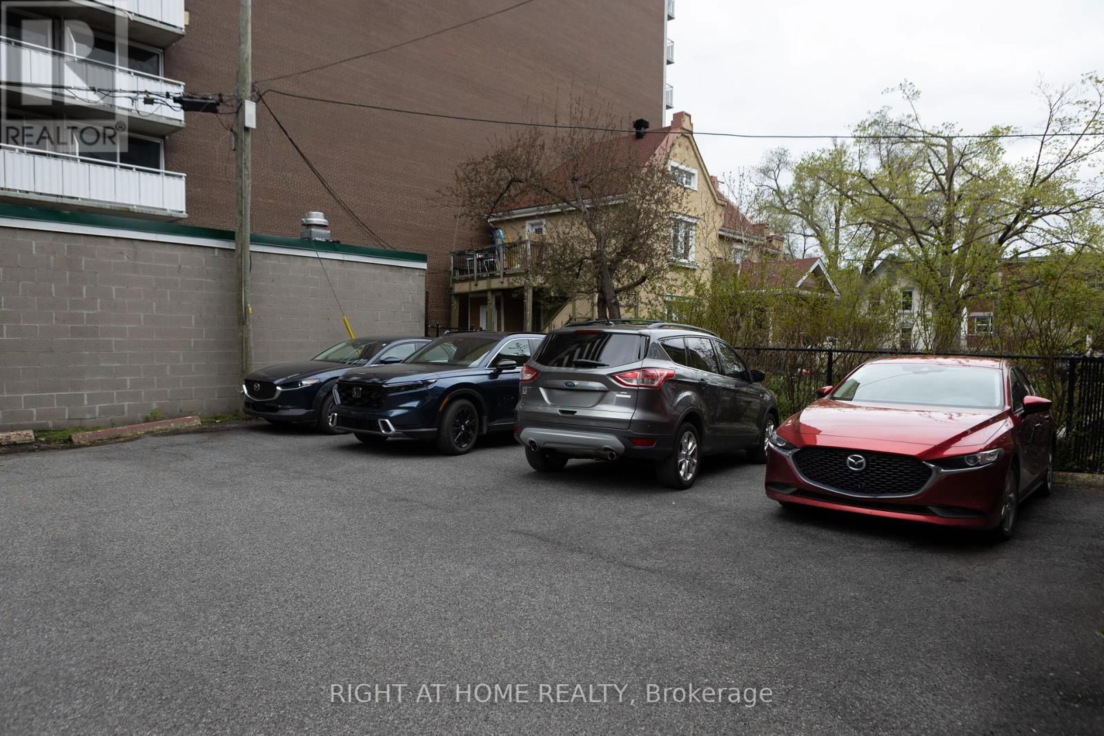 249 MCLEOD STREET Image 11