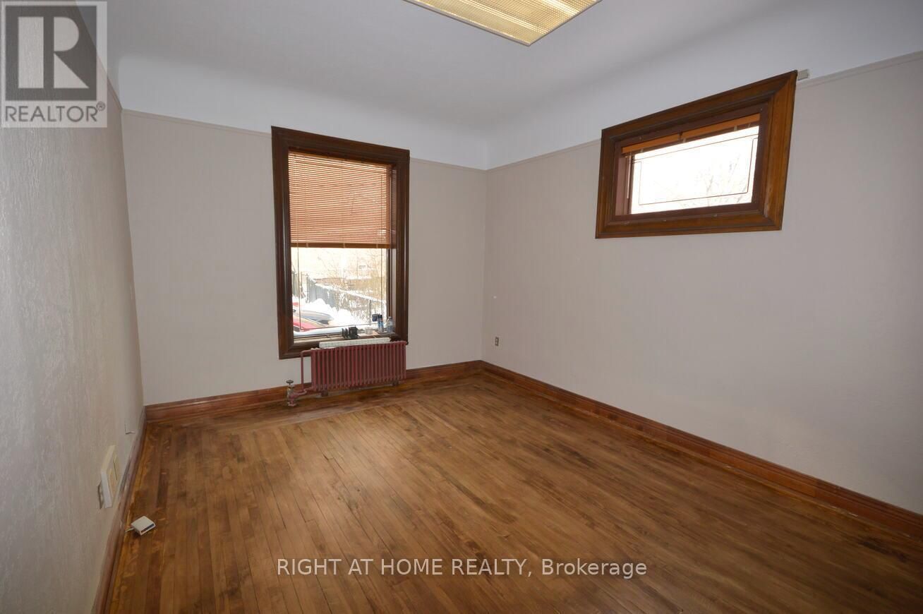 249 MCLEOD STREET Image 4
