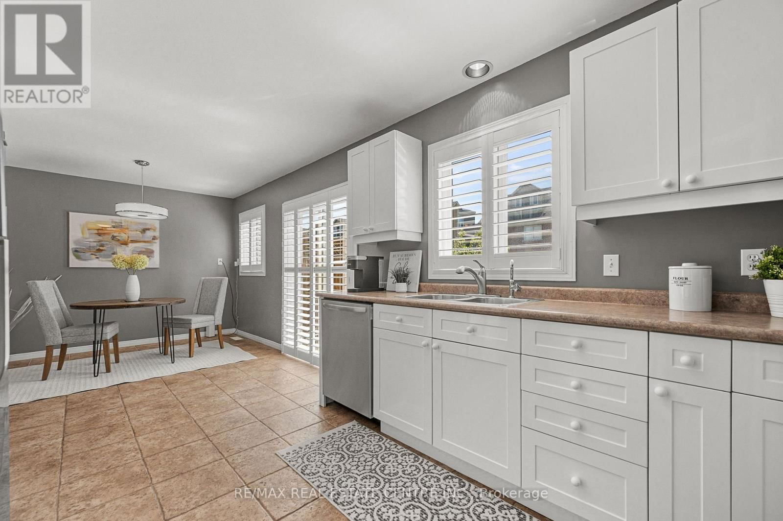 63 WELLINGTON SOUTH Image 23