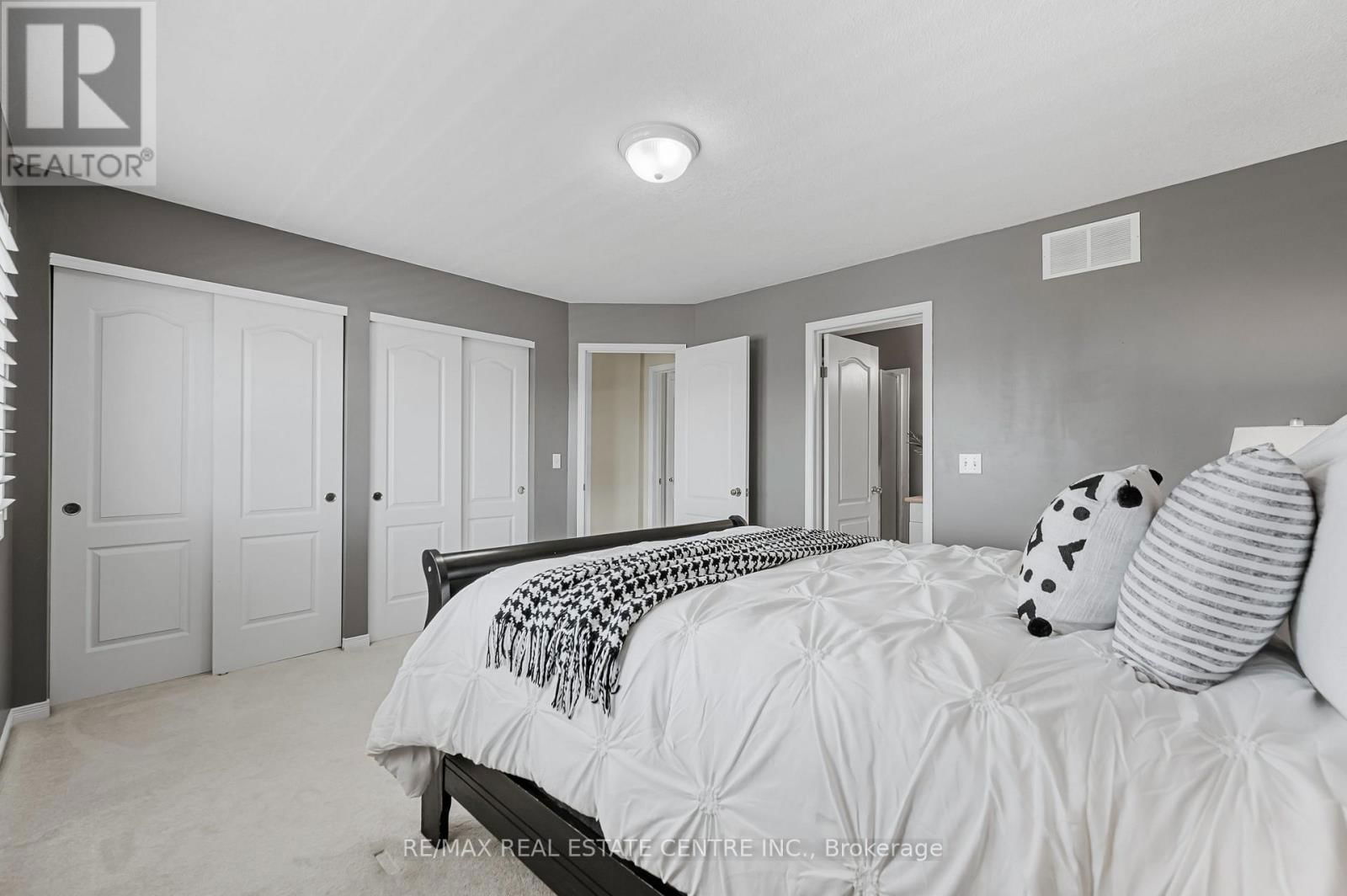 63 WELLINGTON SOUTH Image 28