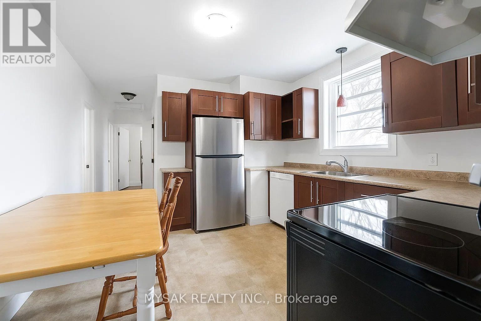 17 WEST 3RD STREET Image 2
