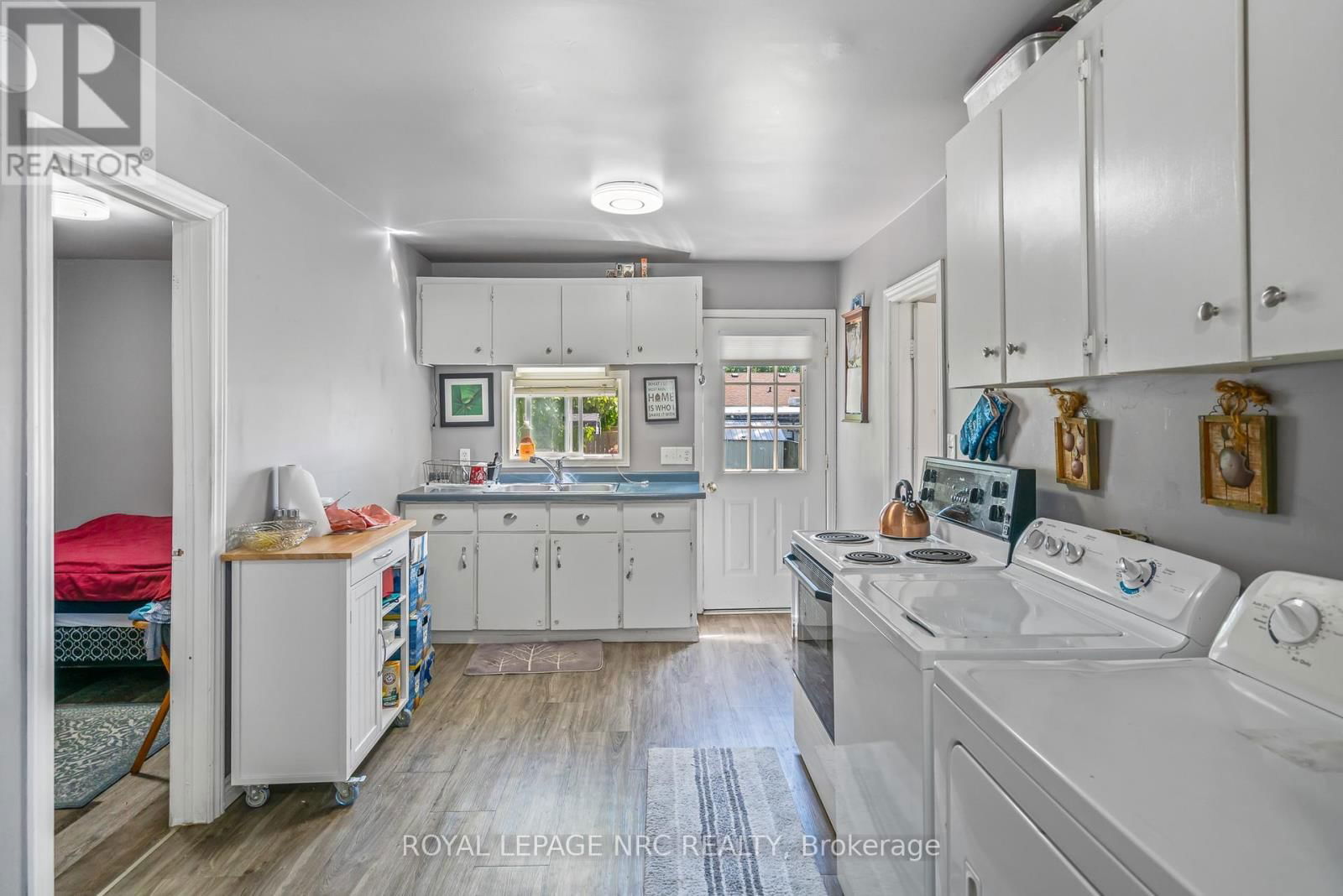 132 ALBERT STREET Image 23