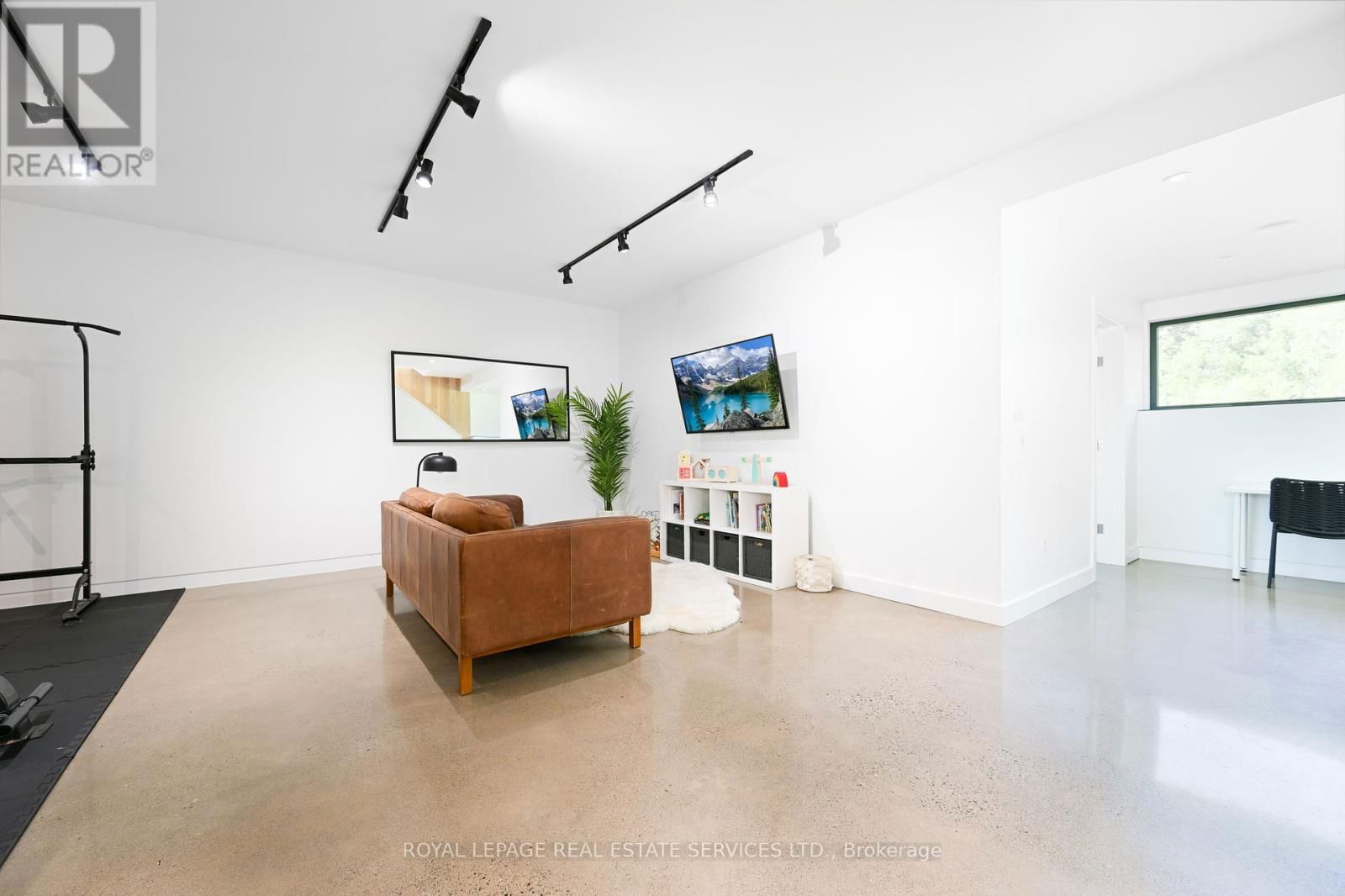 5542 WINSTON CHURCHILL BOULEVARD Image 30