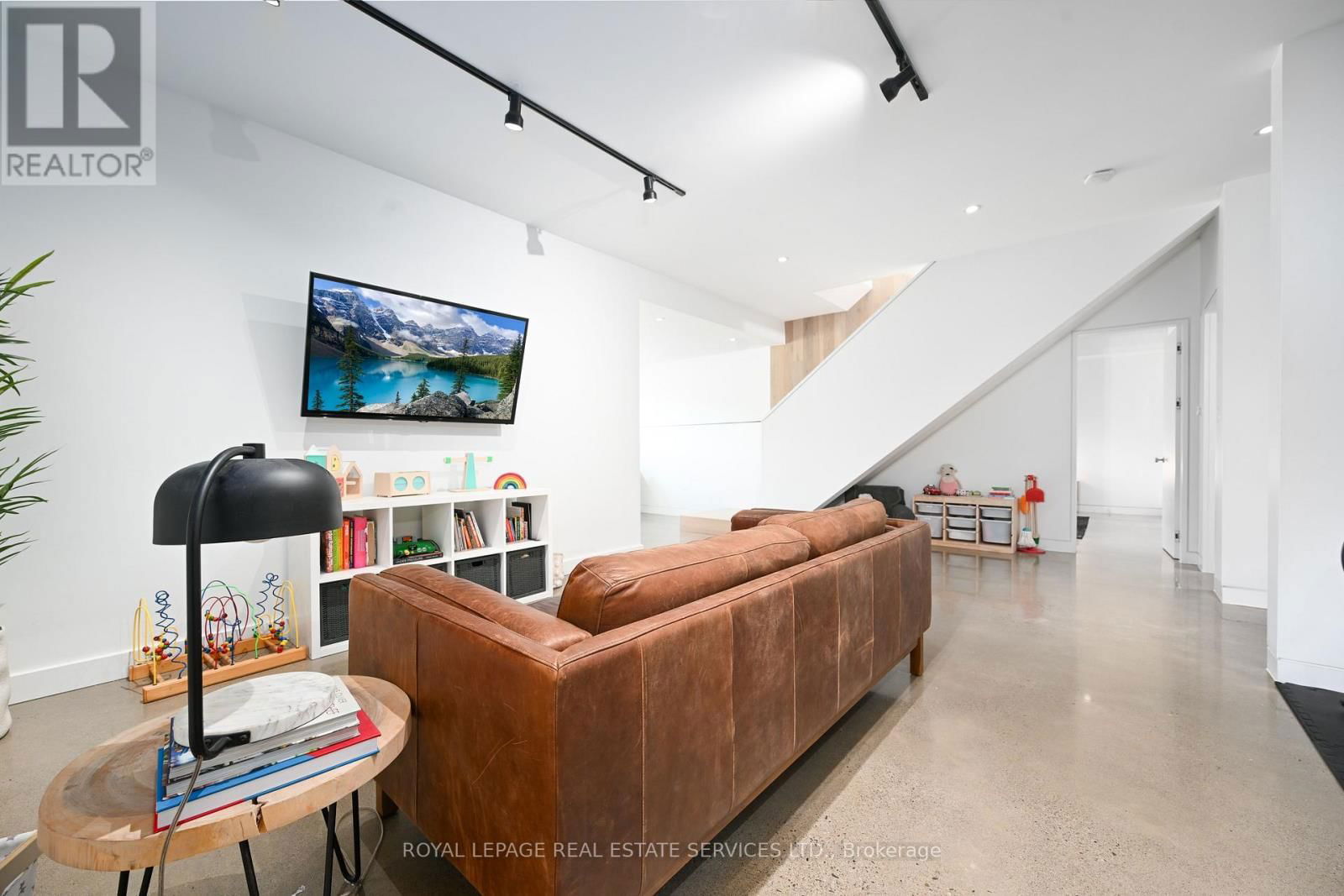 5542 WINSTON CHURCHILL BOULEVARD Image 31