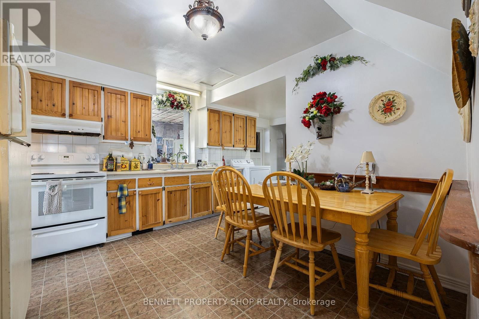 6763 RIDEAU VALLEY DRIVE SOUTH Image 9