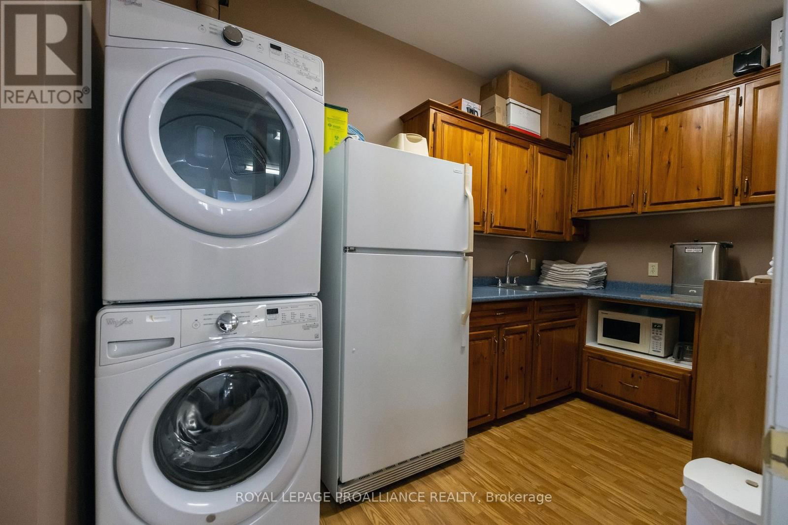 320 SIDNEY STREET Image 12