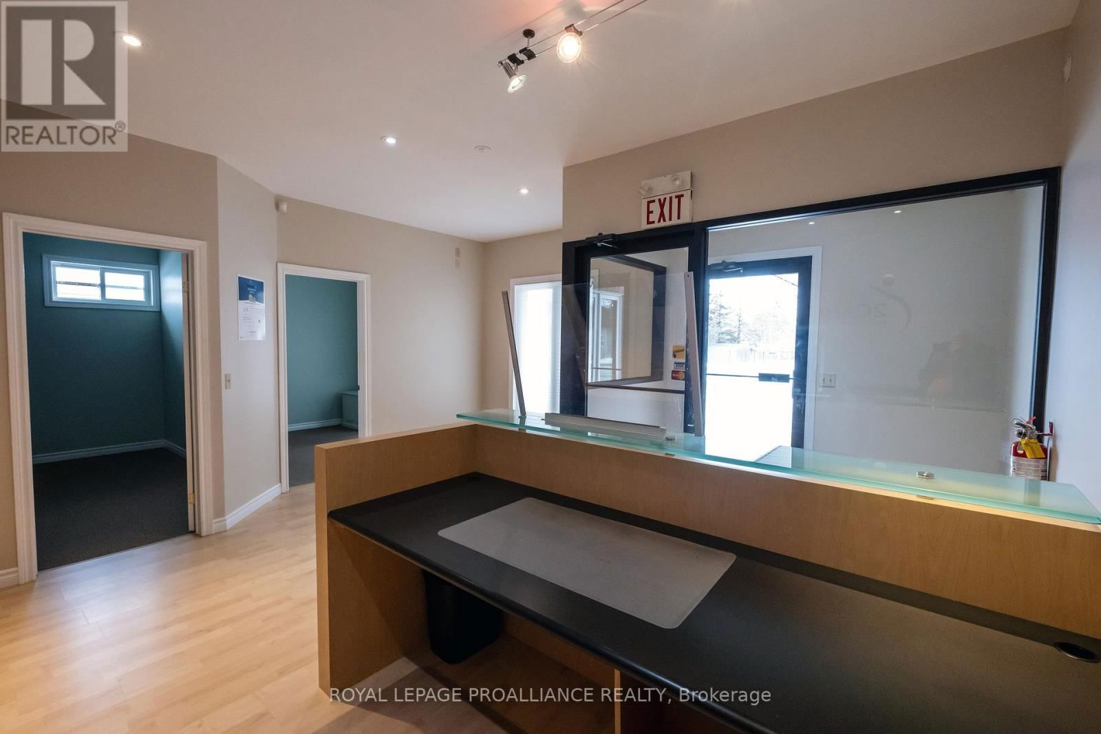 320 SIDNEY STREET Image 18
