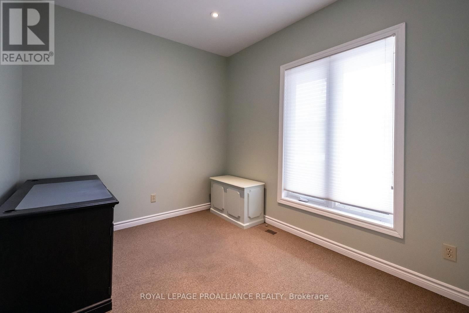 320 SIDNEY STREET Image 19
