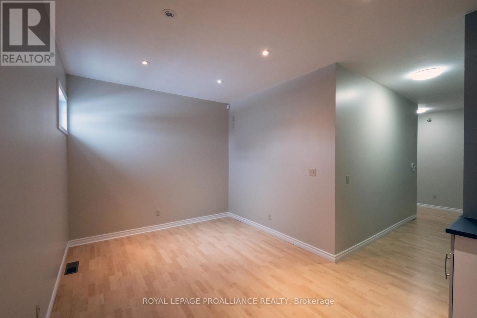 320 SIDNEY STREET Image 24