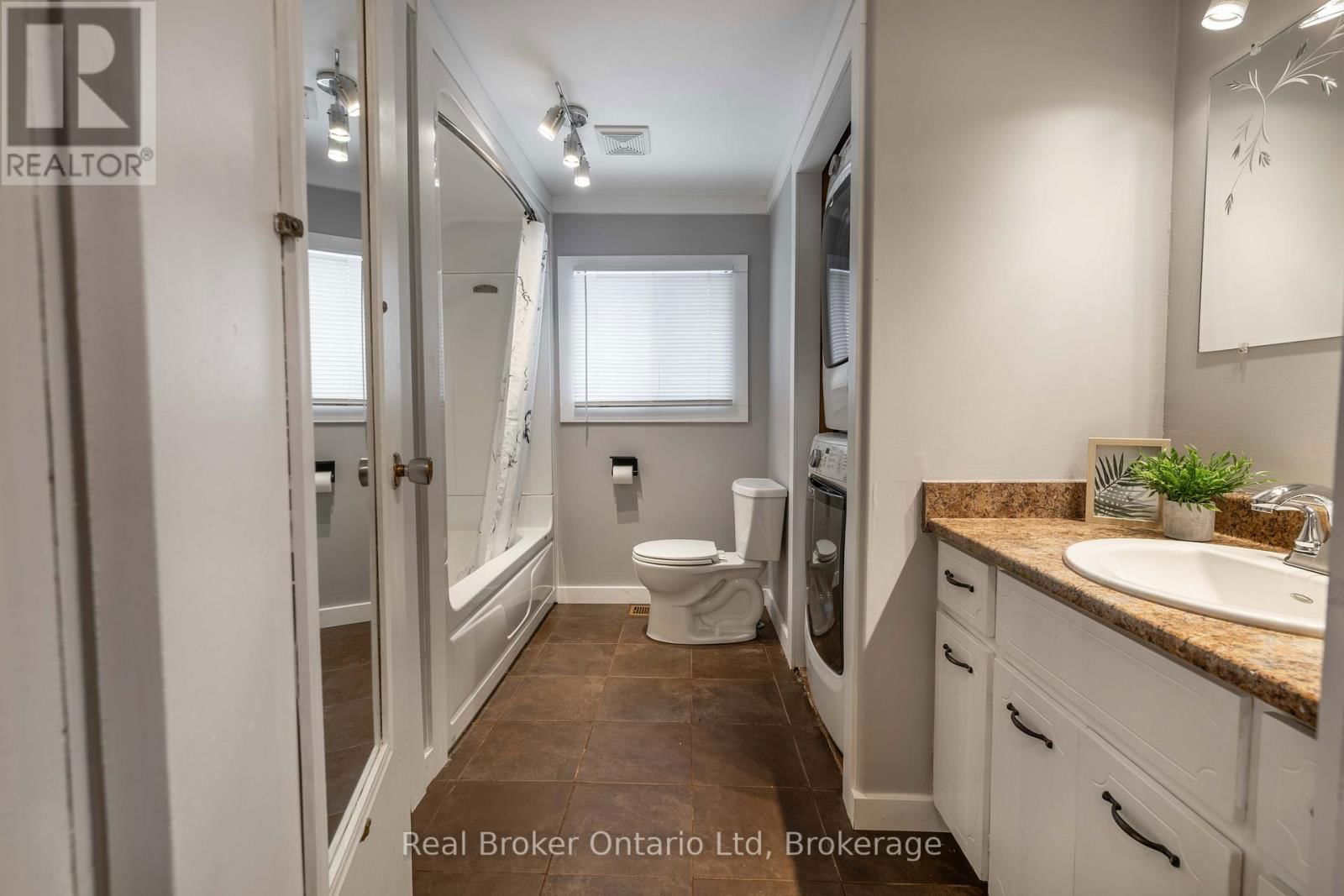 1805 3RD AVENUE WEST Image 12