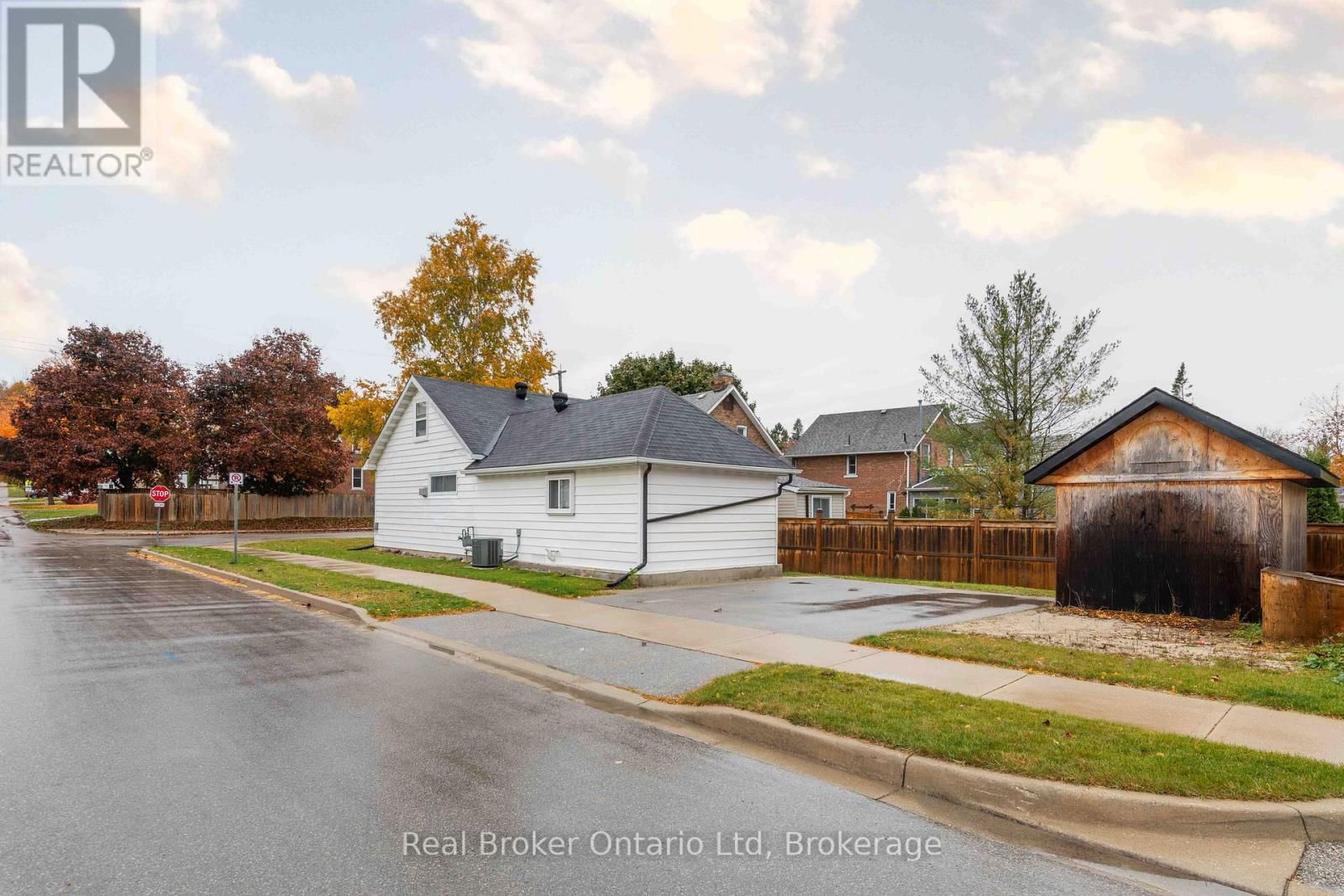 1805 3RD AVENUE WEST Image 20
