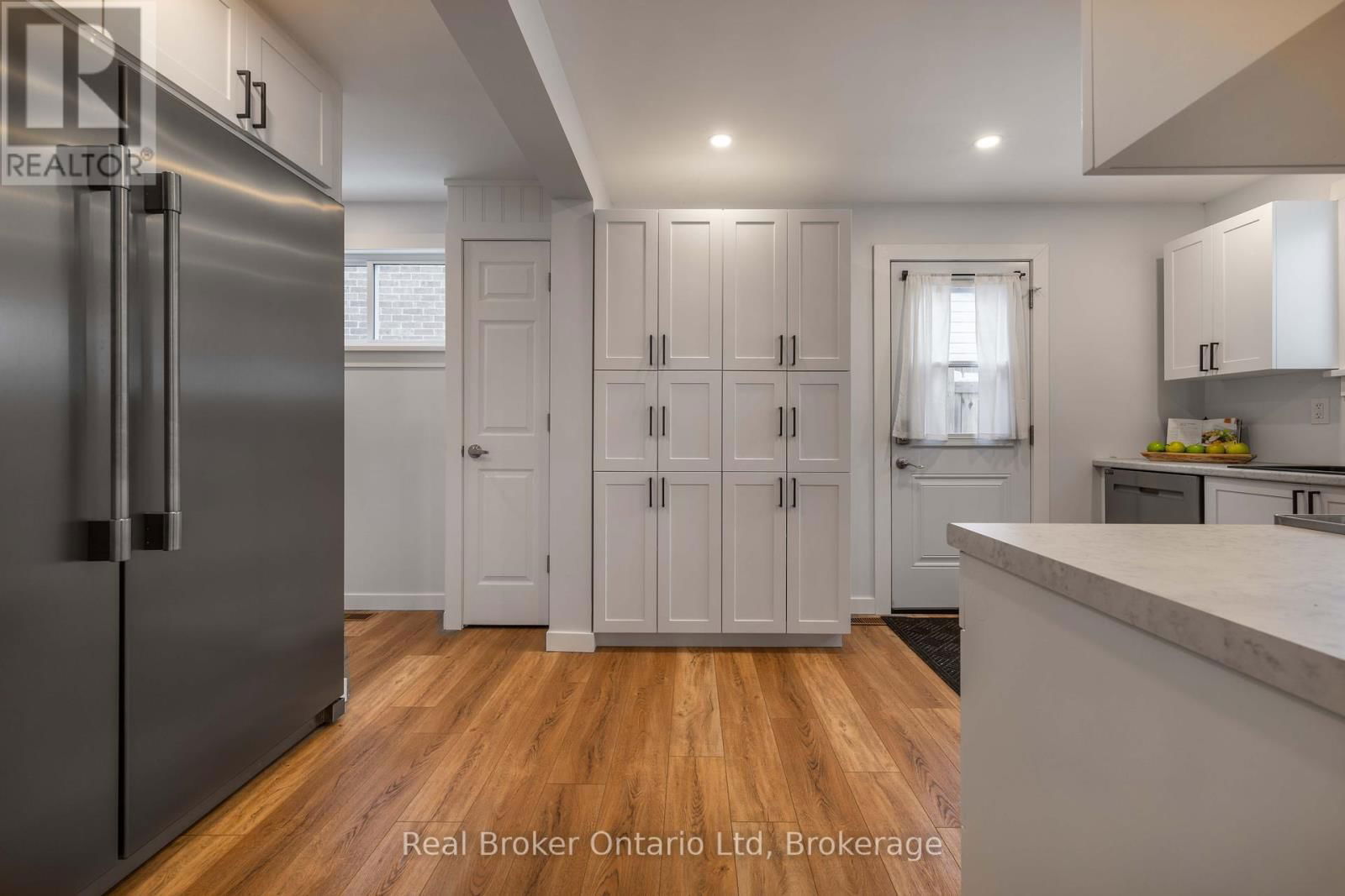 1805 3RD AVENUE WEST Image 7