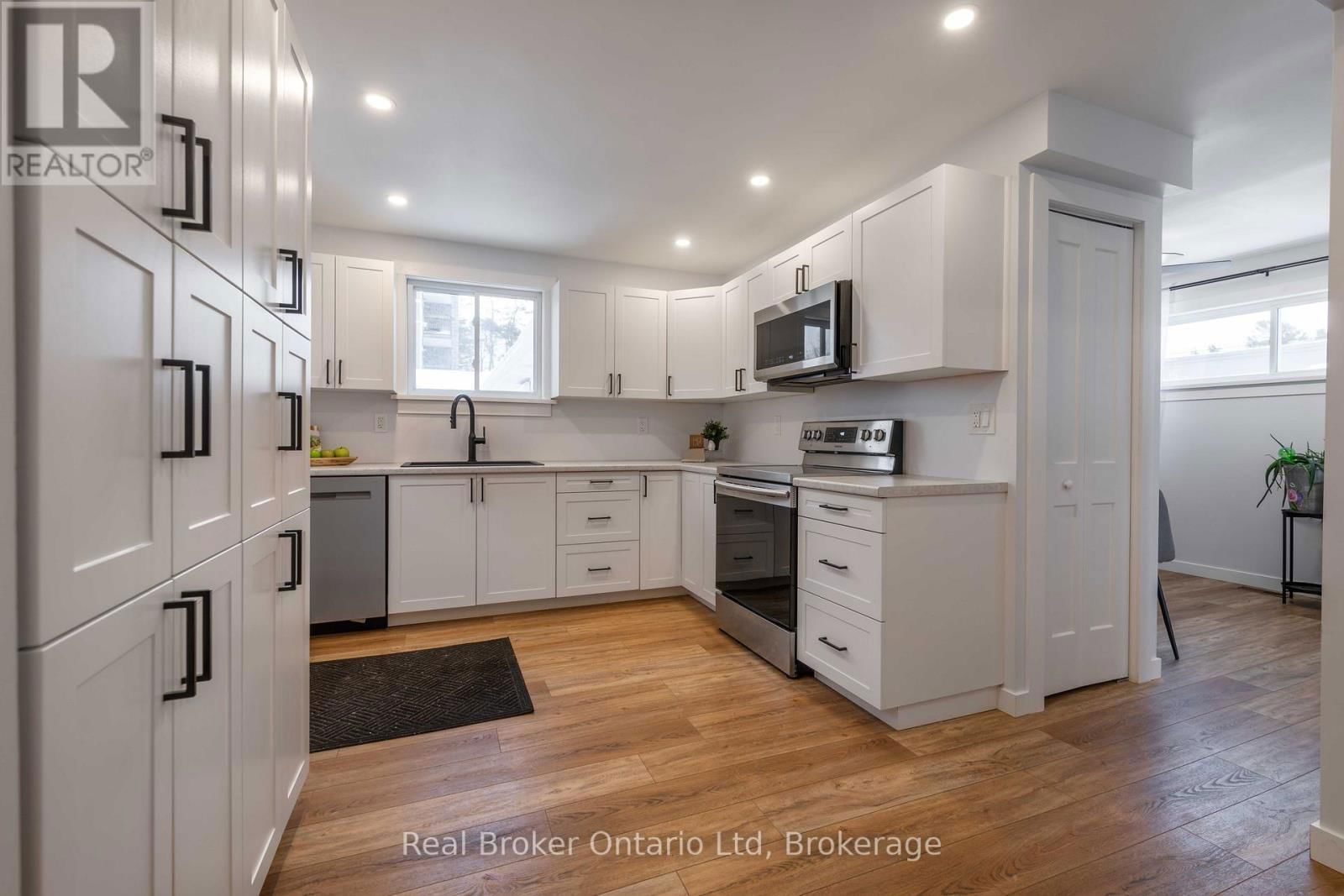 1805 3RD AVENUE WEST Image 8