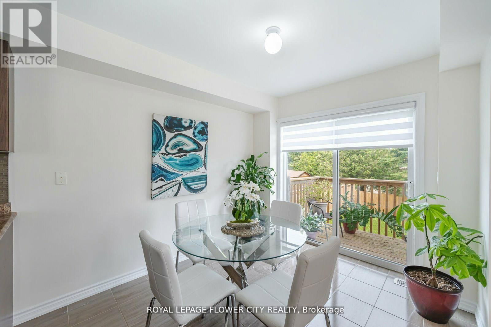 89 TODD CRESCENT Image 16