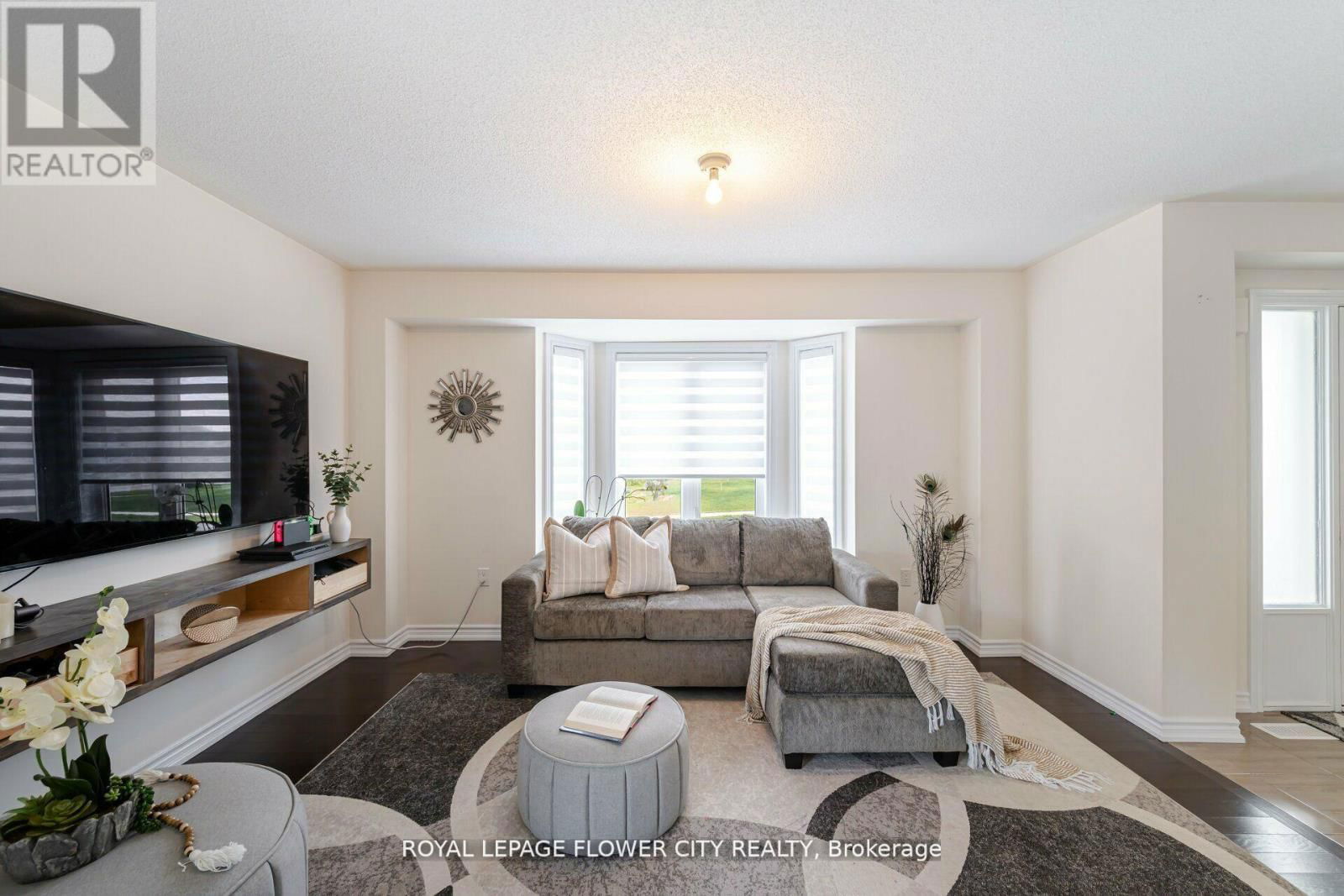 89 TODD CRESCENT Image 17