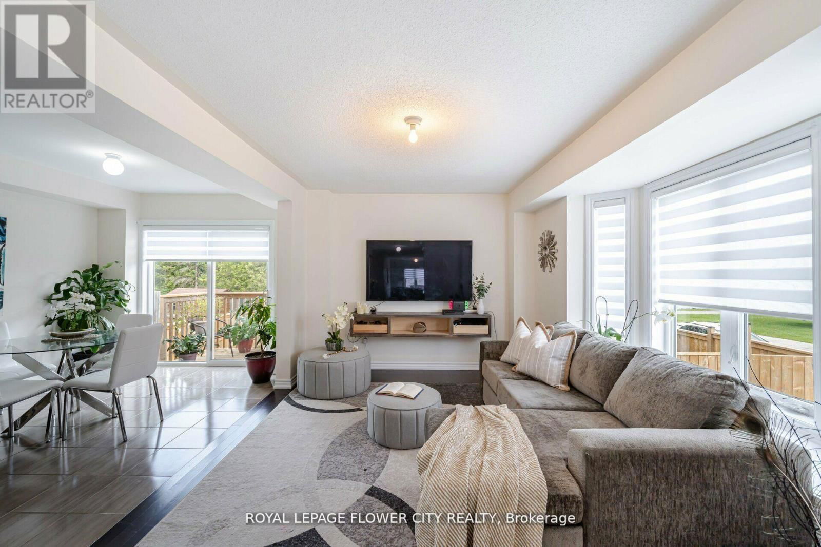 89 TODD CRESCENT Image 18