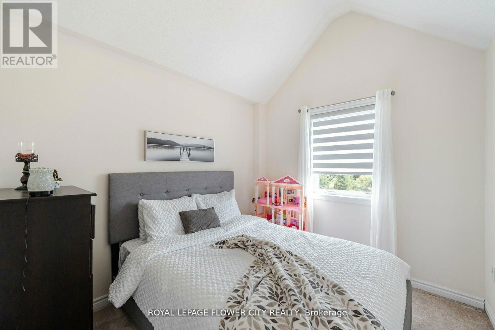 89 TODD CRESCENT Image 25