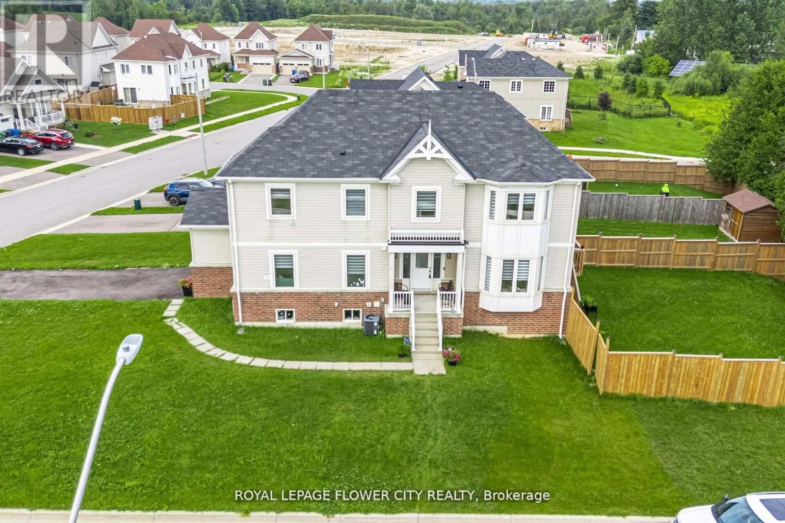 89 TODD CRESCENT Image 3